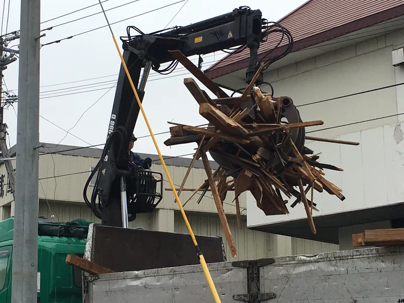 解体工事から発生材の撤去・回収・処分まで一貫