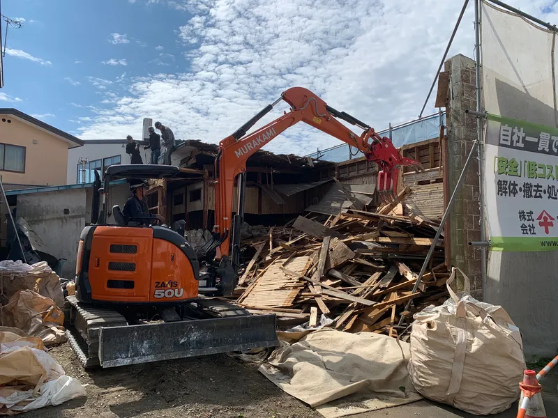 解体工事から発生材の撤去・回収・処分まで一貫